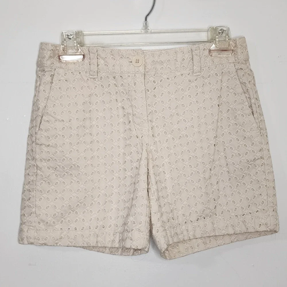 Ann‎ Taylor LOFT Size 00 Ivory Cream Eyelet Cloth Mid Rise Original Shorts